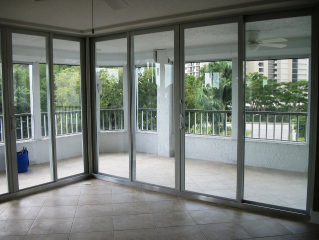 Дверь балконная галерея